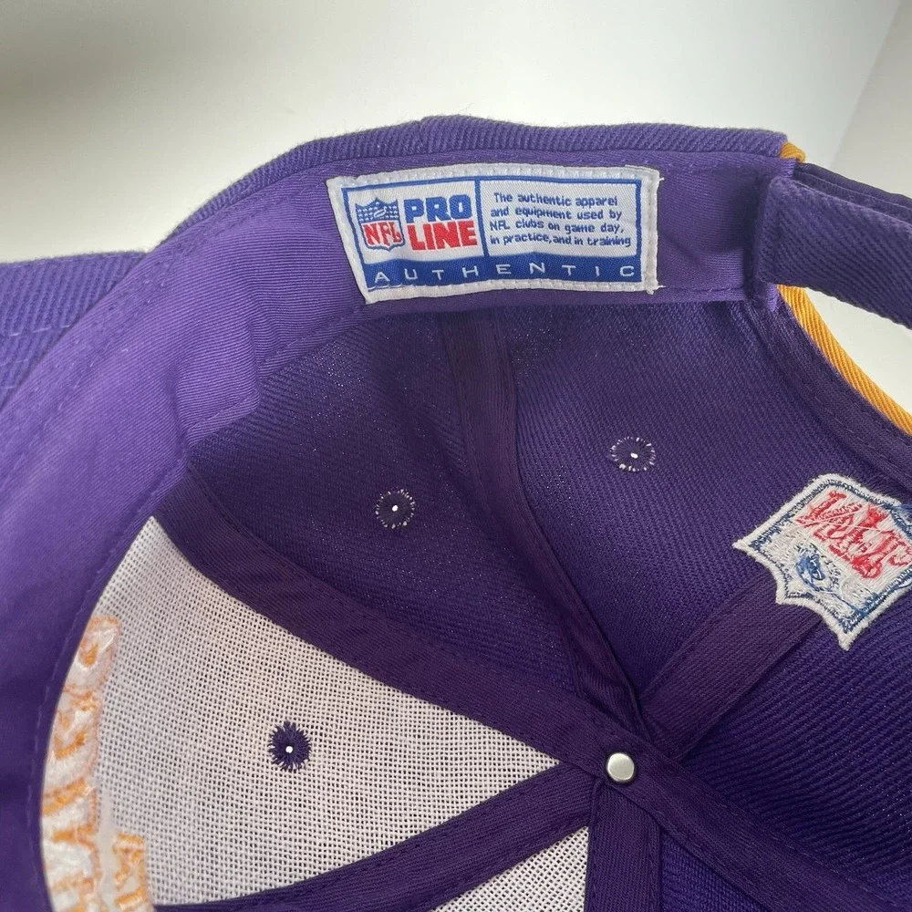 Minnesota Vikings NFL  Puma Adjustable Hat Cap‎ National Football League Purple